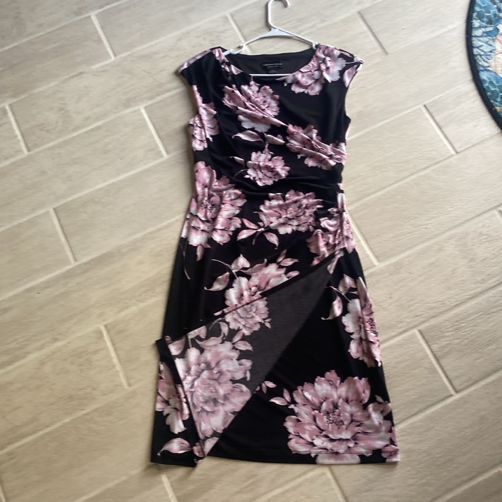 Dress for all uses date, office, party.  Connected Apparel. Size 8. So soft